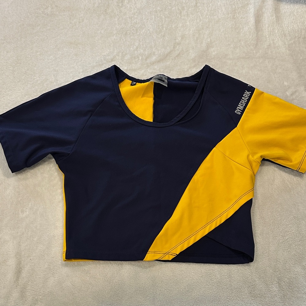 Final price  - Gymshark Navy and Yellow Crop Top size M ( flaw )